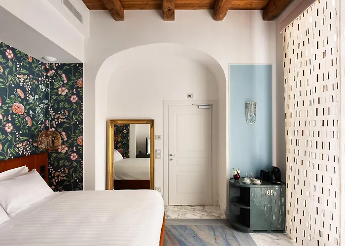 Nus Poerio Hotel 4*